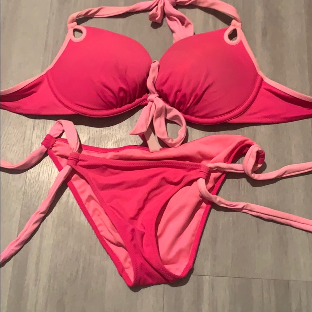 Bombshell Victoria secret Bikini Set!